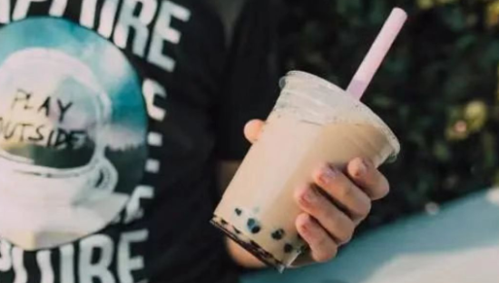 被“外卖满减”逼疯的茶饮店