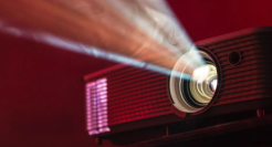 花3000块钱买的投影仪，落灰了