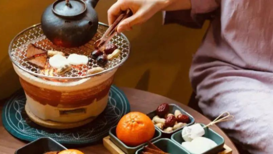 继露营之后，“围炉煮茶”又成为年轻人新宠？