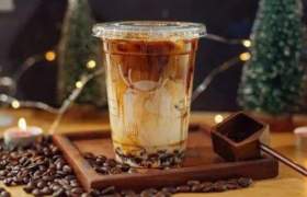 瑞幸在大江大河中翻身