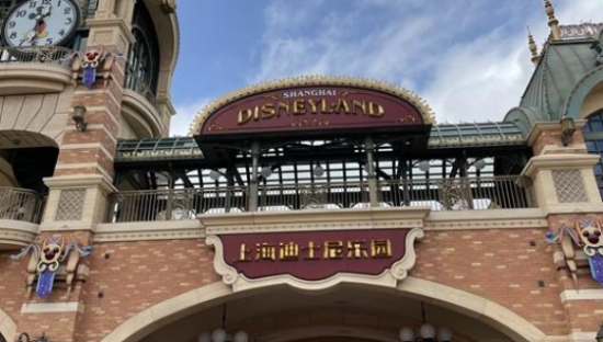 主题乐园救不了迪士尼