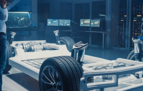 智能汽车“旋风”下，云巨头分列“演兵”