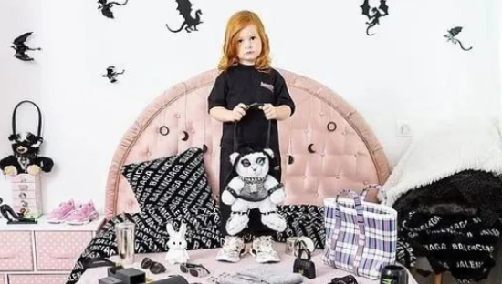 宣传图涉儿童色情？巴黎世家道歉了！