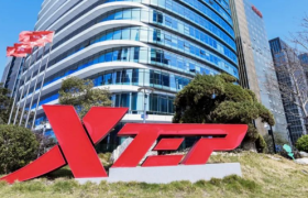 抄作业都不会！特步“打骨折”去库存