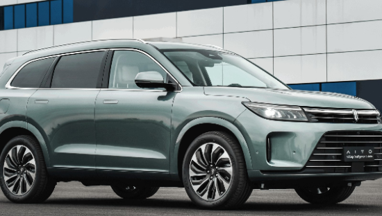 华为体验店，装不下太多“车”