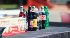 百事裁员、可乐不乐，这届年轻人不喝“快乐水”