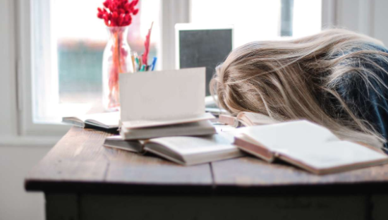 普通人的失眠，资本家的美梦