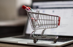 那些新消费“第一股”们，风光不再