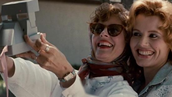 消费品牌，一边爱女，一边厌女