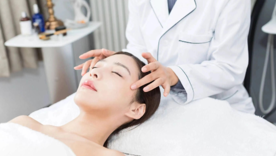 中国最大美容院，不太赚钱