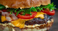 黑马频出，中式汉堡硝烟渐起