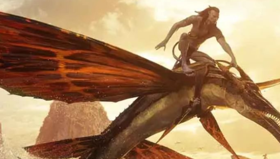 《阿凡达2》：不完美，但能“救命”