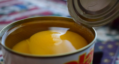 从豆豉鲮鱼到黄桃罐头，罐头如何讨好消费者？