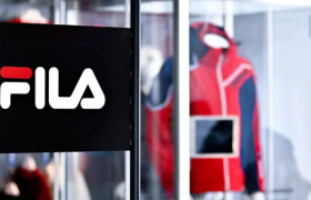 FILA减速，安踏慌了