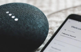 智能音箱声渐默