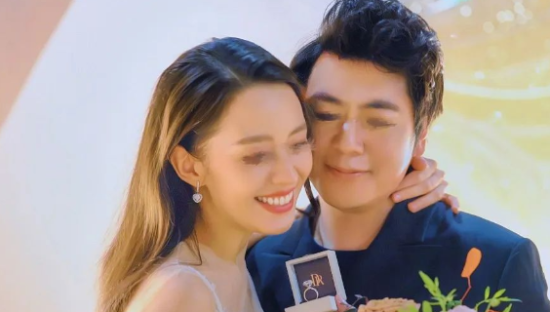 275万还没捂热，郎朗、吉娜遭连夜解约？