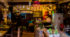 凌晨三点，餐饮人忙着“抄底”