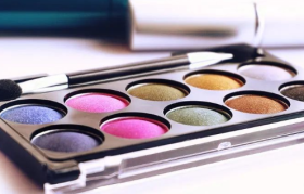 “夹缝生存”的美宝莲们，出路在何方？