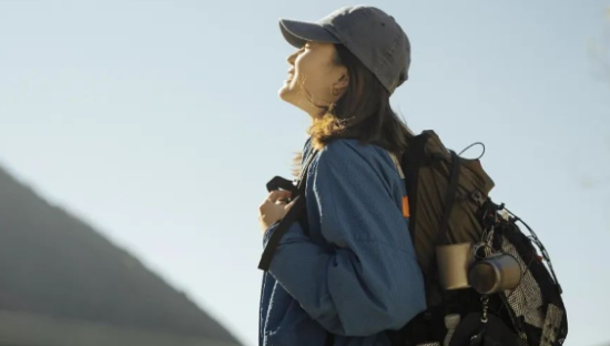 轻量化户外成新趋势，蕉下抢先布局有何巧思？