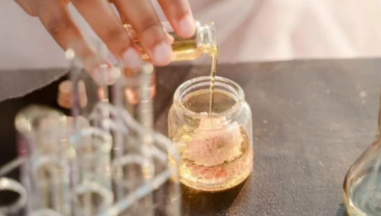 “智商税”质疑未解，口服美容赛道还值千亿吗？