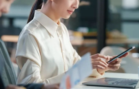 飞书二度出海“谋生”