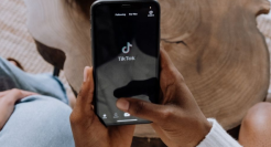 抖音、快手“会师”小游戏