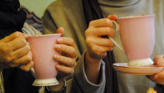 东北小城的咖啡馆，被年轻人挤爆了