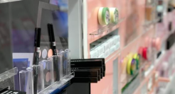 2022年，美妆品牌大撤退