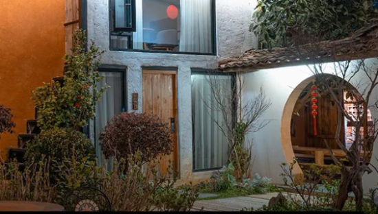 房间爆满、转让费飙升，扎堆开民宿能赚钱吗？