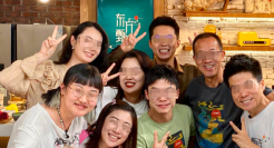 东方甄选，正式“上位”