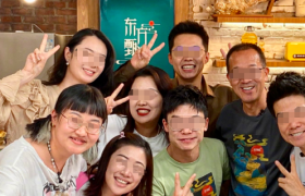 东方甄选，正式“上位”