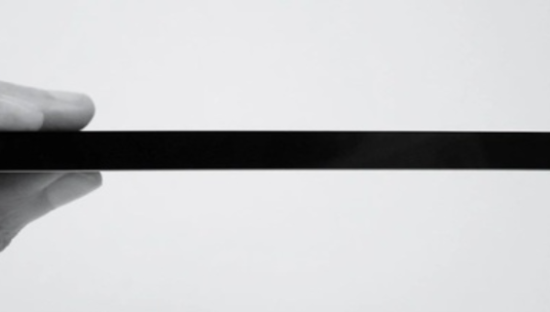 日本人设计了款“塑料板”手机，戒网神器？！岛国设计老司机惊到我了...