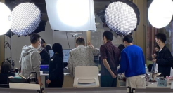 网瘾父母，在直播间疯狂剁手