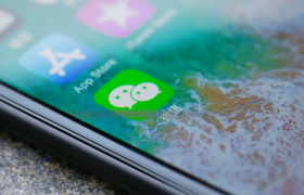 推出“小红书”，微信在做加法