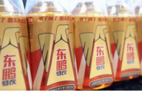 市值蒸发400亿，二股东三次套现，增长放缓，刚第一的东鹏特饮就触顶了？