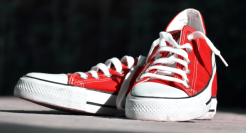 高跟鞋为什么卖不过运动鞋了？