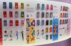 手机壳卖成奢侈品，为什么还能受到年轻人追捧？