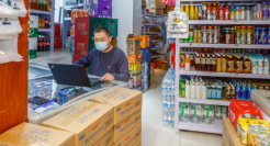 百万小店拥抱即时零售，谁能淘得第一桶金？