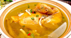 老乡鸡，专宰「老乡」不宰「鸡」