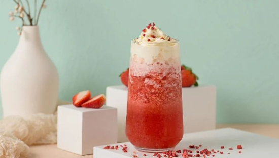 喜茶“内修”，蜜雪冰城“外练”