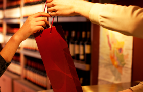 流水的新消费品牌，赢麻了的供应商？