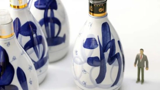 三分天下的梦虽美，汾酒真能挤得进去？