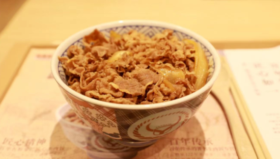 吉野家，被一只蟑螂拉下神坛