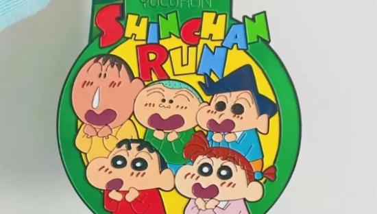 疯了！靠39元一个的奖牌，狂赚了5个亿？Keep的“财富密码”居然是设计！网友：甘愿被割！