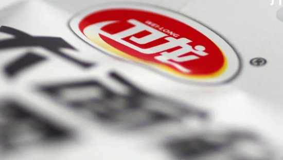 一年少卖4万吨辣条，卫龙不香了