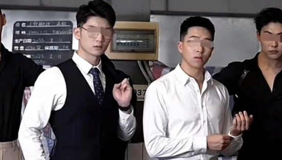 油腻猛男变身西装暴徒，椰树椰汁是懂听劝的！