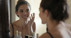 当年轻人买走了6成高端护肤品