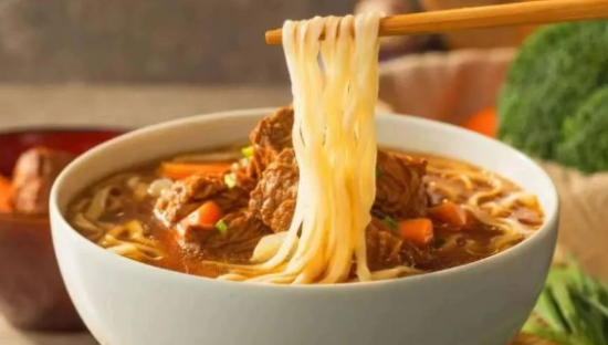 在方便食品中，自热米饭为啥卖不过方便面？