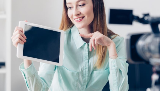 抖音进攻，B站退守