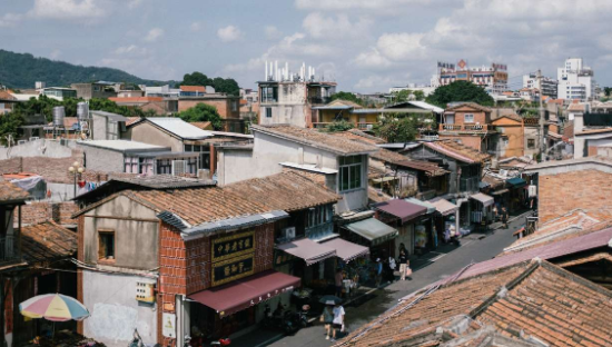 新品牌集体盯上小镇青年